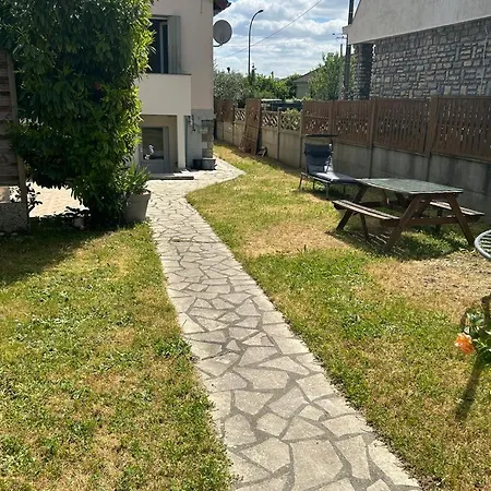 Апартаменты Chez Joselyne *